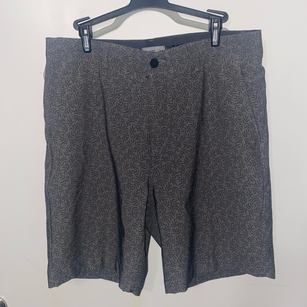 VRST shorts size 34